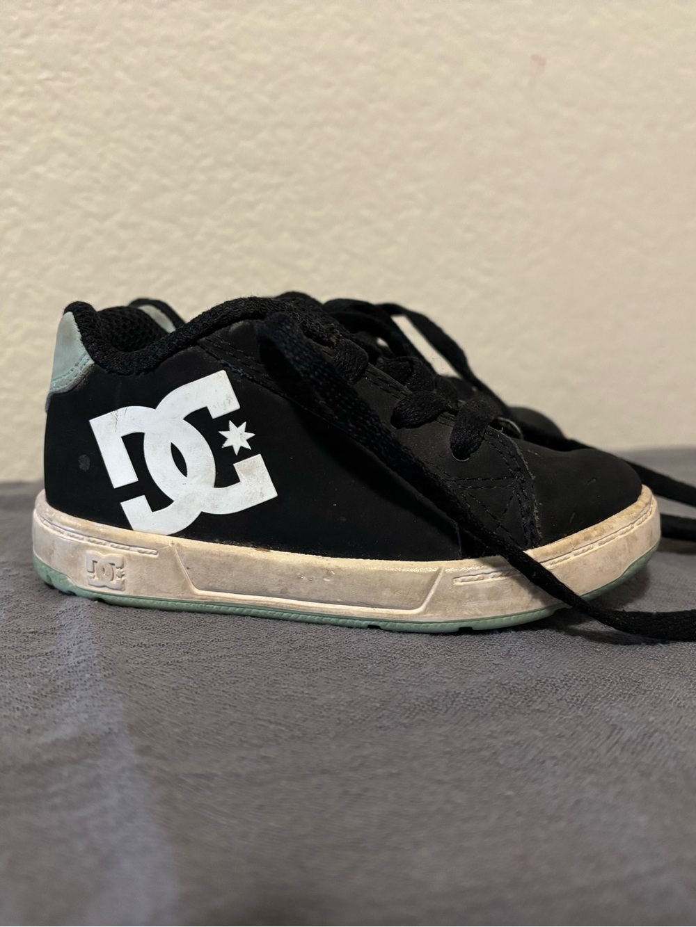 Y2K DC shoes